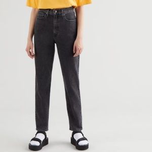 Levi’s High Waisted Taper Mom Jeans - 28 X 27